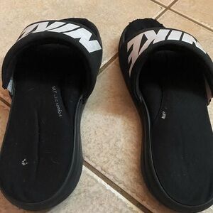 Nike slides
